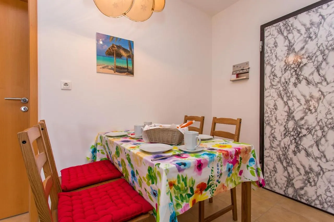 Apartment Mia & Lea Klimno Croatia